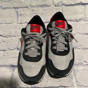 Nike MD Valiant Big Kids' Shoes Size 5y Grey & Red